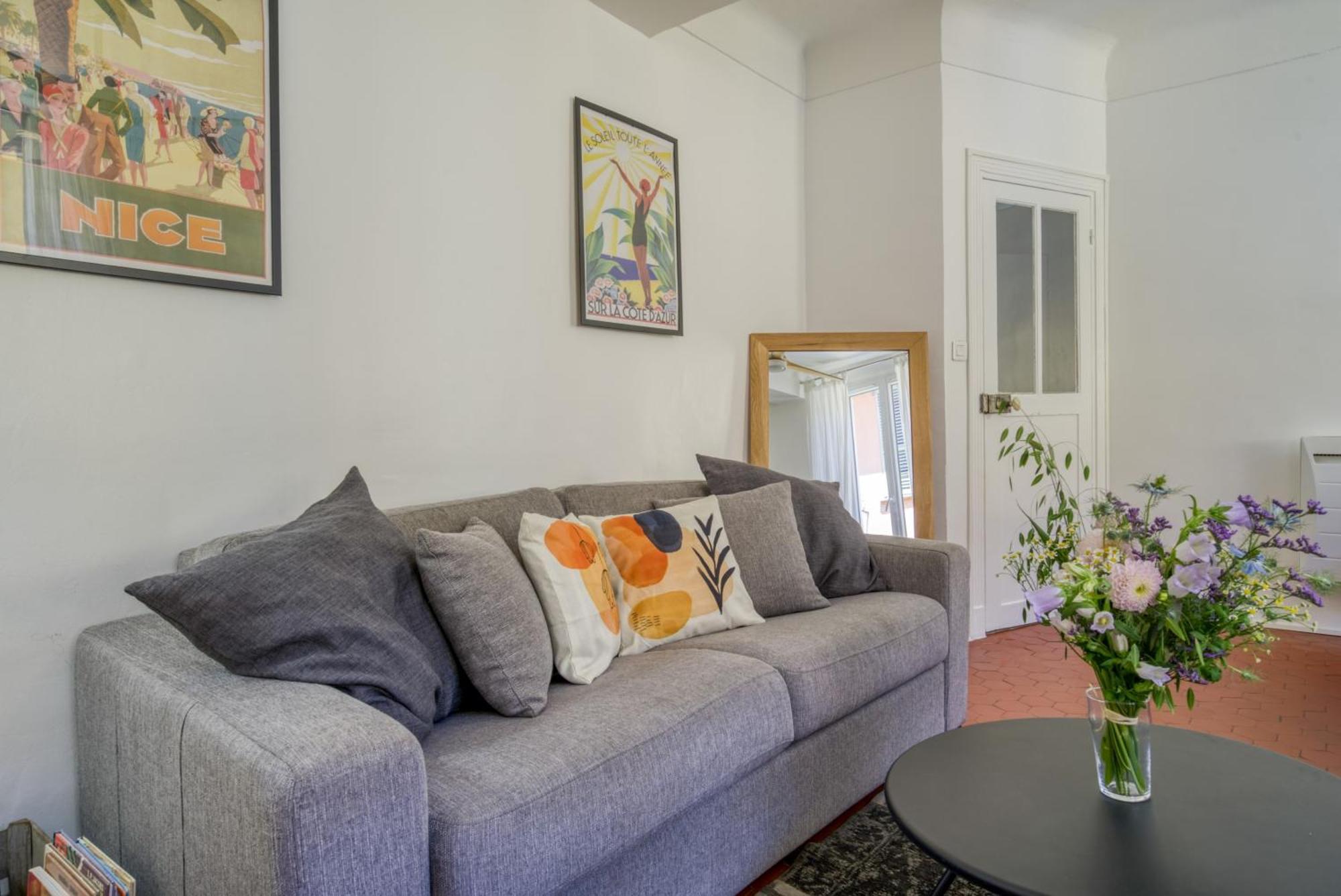Typique - 2 Bedrooms,typical Apartment-old Town Appartement